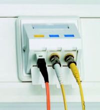 Anschlussdose für LWL-Patchkabel am Arbeitsplatz 